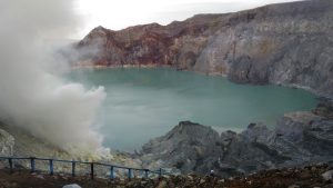 ijen volcano tour