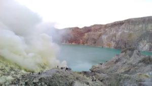 ijen crater tour 22